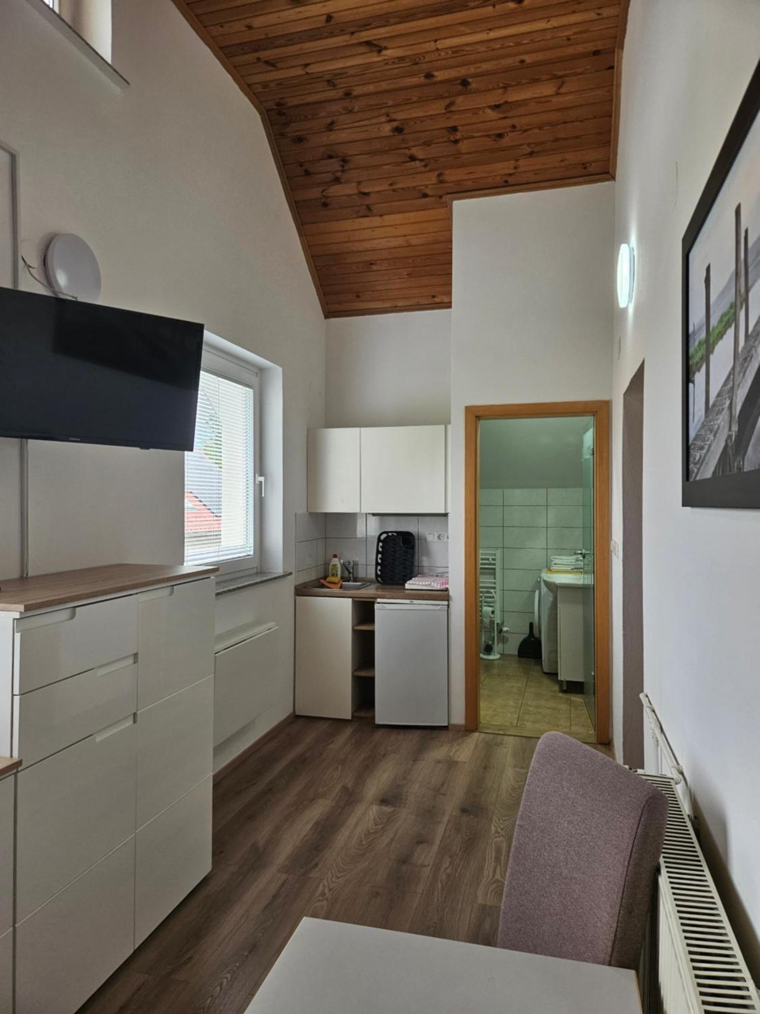 Bed & Breakfast Dezman & 3*